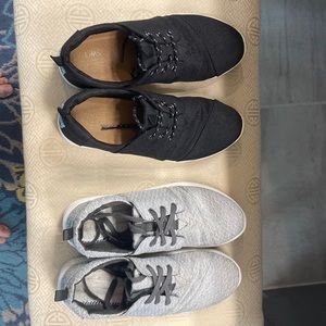 2 Pair Toms Del Ray Lace Up Shoes